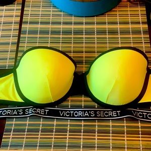 Never worn Victoria secret swim top